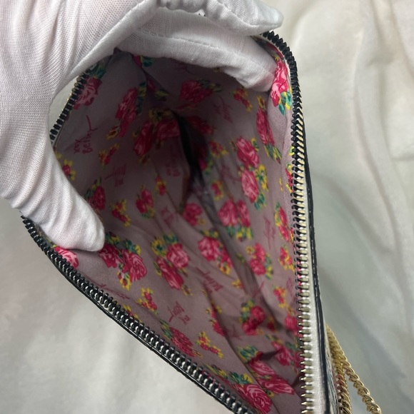 EUC Betsey Johnson Wristlet - Picture 5 of 6